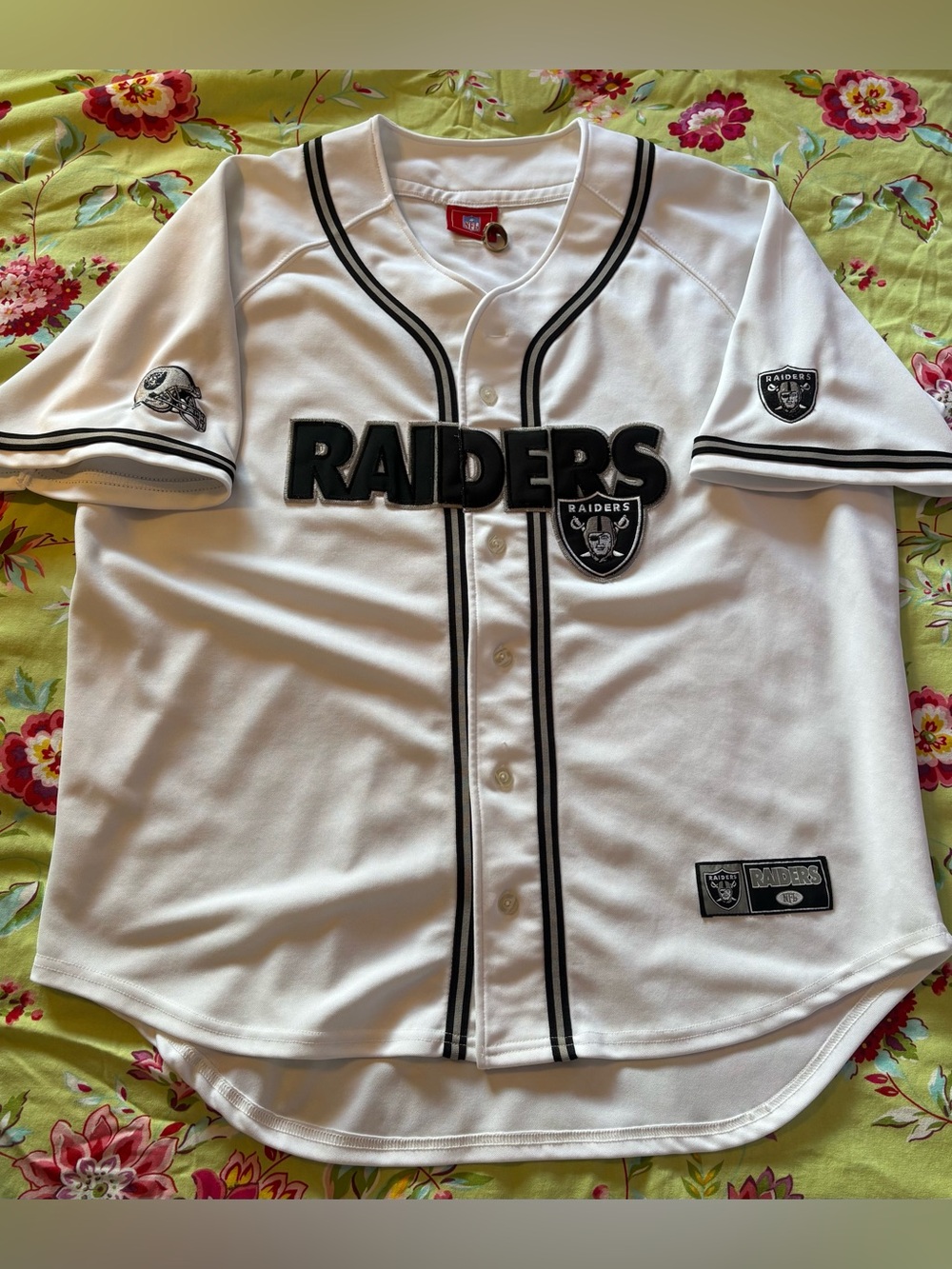 Las Vegas Raiders NFL stitched/embroidered logos baseball jersey 3X 32x27 EUC